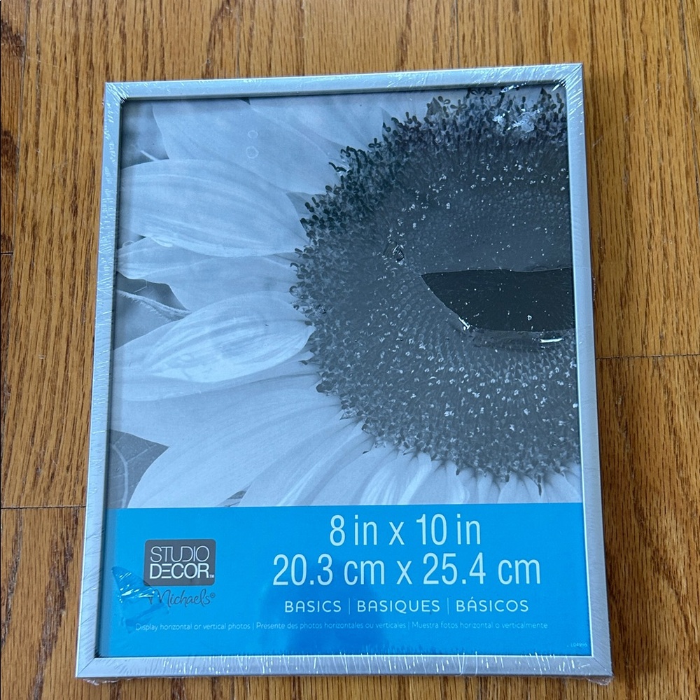 Studio Decor Silver Gray 8x10 Picture Frame; New in Original Packaging